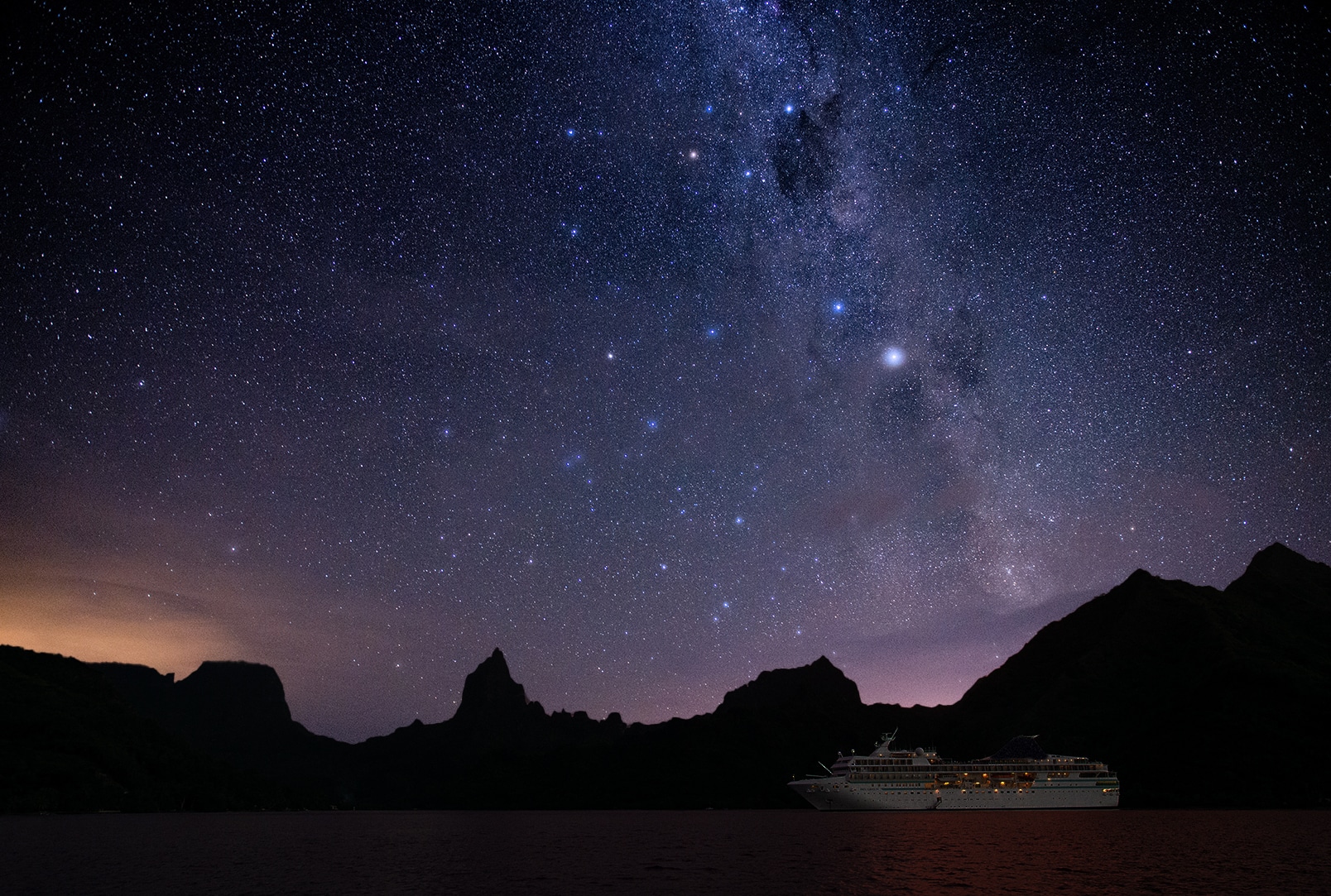 Quietly ensconced amidst the legendary isles of French Polynesia, the m/s Paul Gauguin is your perfect host for gazing up at stars and planets, constellations and the cosmos.