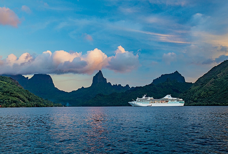 Quietly ensconced amidst the legendary isles of French Polynesia, the m/s <em>Paul Gauguin</em> is your perfect host for gazing up at stars and planets, constellations and the cosmos.
