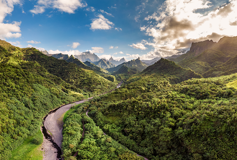 Paul Gauguin Cruises | Mountain peaks of Tahiti 