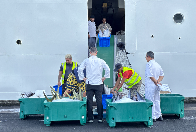 m/s Paul Gauguin | Sourcing local ingredients