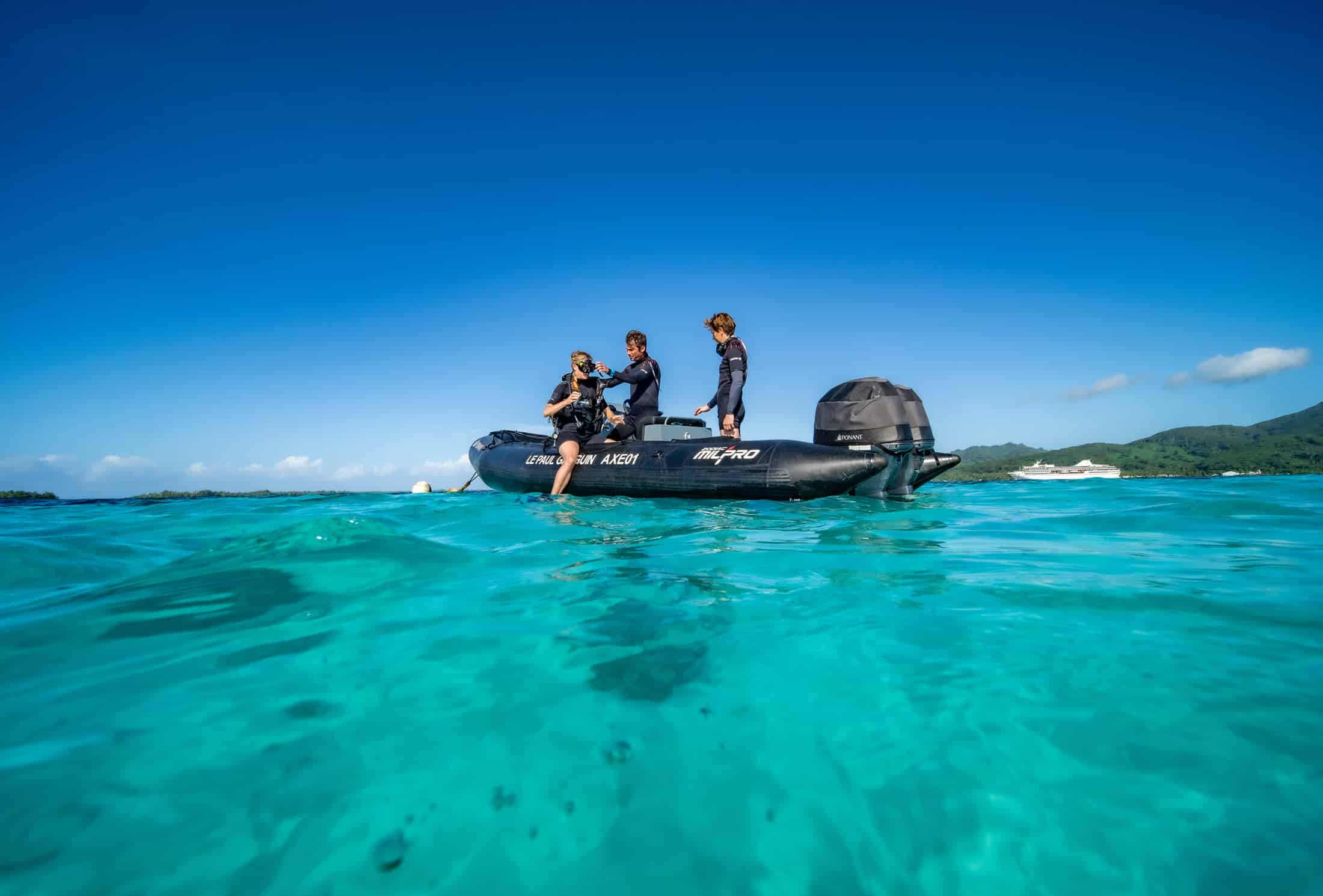 m/s Paul Gauguin | guest prepare to snorkel from the zodiac